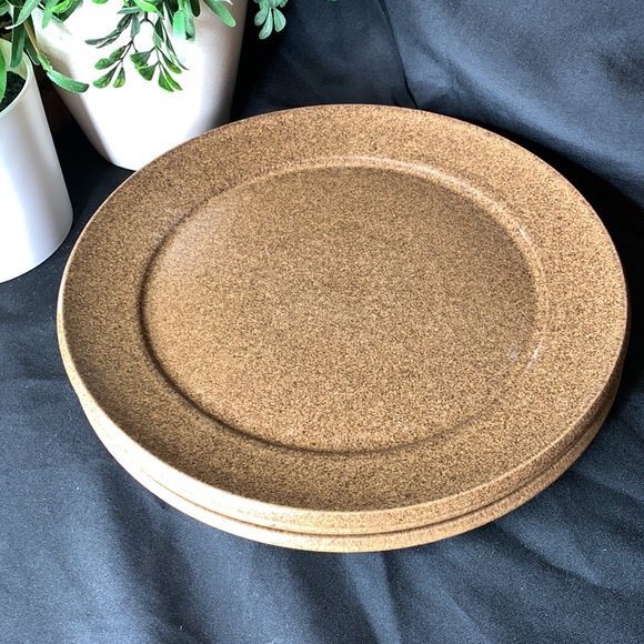 Set of 3 speckled 10” stoneware dishes / dinner plates made in England - Picture 7 of 8